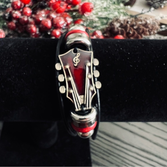 🎸New! Unisex Red Enamel Guitar Head Stock Black PU Leather 8” Rope Bracelet - Picture 3 of 17